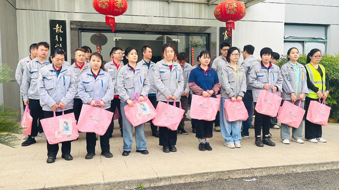 Verjaardagen van Fubang-werknemers in april